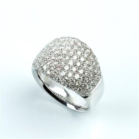  
Anello a fascia in oro e diamanti 
 