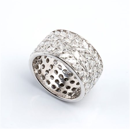  
Anello a fascia in oro bianco con diamanti   
 