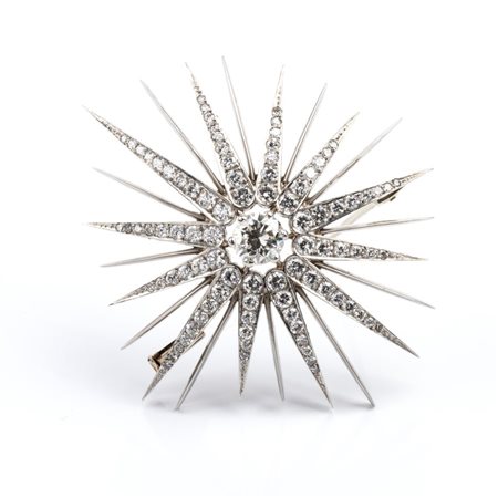  
Spilla in platino con diamanti 
 