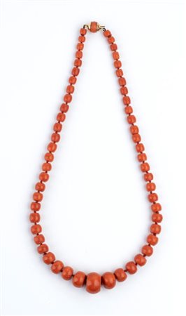  
Collana in corallo Mediterraneo con chiusura in oro 
 