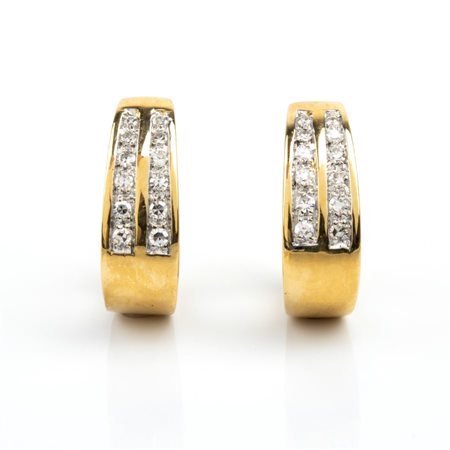  
Orecchini in oro e diamanti 
 