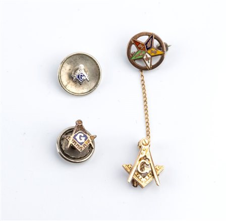 
Lotto di 3 piccole spille  
 