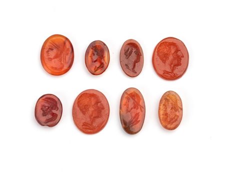  
Lotto di 8 intagli in corniola 
 