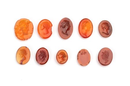  
Lotto di 10 intagli in agata corniola XIX secolo
 