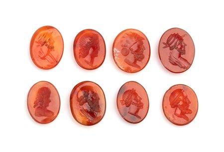  
Lotto di 8 intagli in corniola 
 