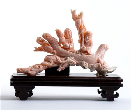  
SCULTURA IN CORALLO ROSA Cina, inizio del XX secolo
 