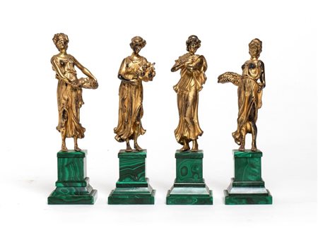  
Gruppo di sculture italiane in argento raffiguranti le quattro stagioni Metà XX secolo
 Altezza x larghezza x profondità: 21 h x 6 x 6 cm. Peso totale: 2526,2 gr.