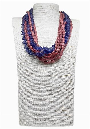 Collana a più fili composta da 5 fili di rodonite ovalino e 3 fili di iolite ovalino