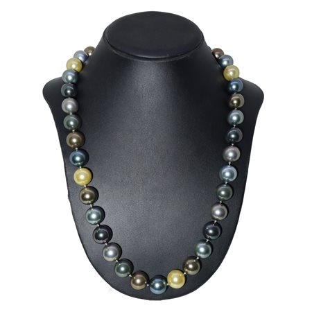 Collana con perle di vari colori, 1970s