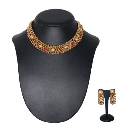 Parure composta da girocollo in metallo dorato e pietre e orecchini, Cascio, 1970s