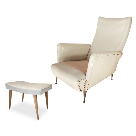 Poltrona in similpelle bianca con poggiapiedi, 1960s