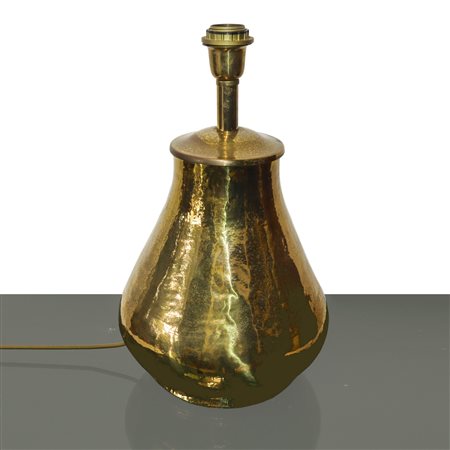 Lume con base dorata in metallo