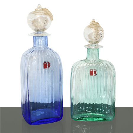 Coppia di bottiglie con tappo a guisa di frutto in vetro di Murano