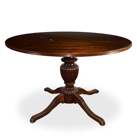 Tavolo con piede a 4 razze e piano rotondo con sostegno globulare in legno, early 20°  secolo