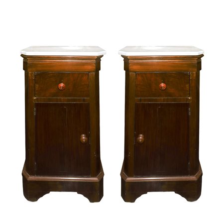 Coppia di comodini in legno con marmo bianco al piano, late 19°  secolo