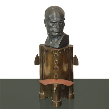 Busto di Mussolini in piombo su piedistallo in ottone dorato
