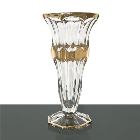 Vaso vintage in vetro tagliato e dorato a forma di calice