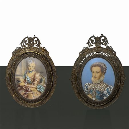 Coppia di Miniature, raffiguranti soggetti femminilili., 19°  secolo