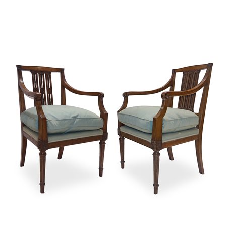 Coppia di poltrone con cuscino con struttura in legno di noce e rivestimento in stoffa, early 1900s