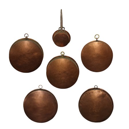 Gruppo di 6 padelle in rame di varie dimensioni