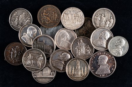 STATO PONTIFICIO e CITTA' DEL VATICANO (1800-1960) - Lotto di 18 medaglie da Pio VII a Paolo VI, Roma.