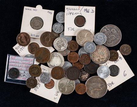 ITALIA E VARI STATI - Lotto di 42 monete.