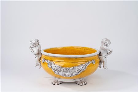 Grande fioriera in maiolica bianca e gialla, secolo XX