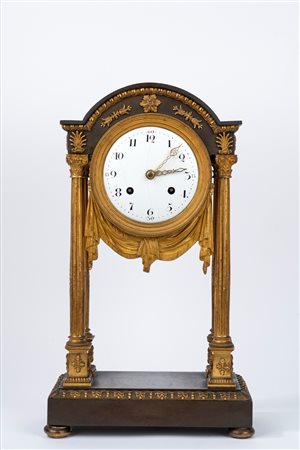 Pendola Impero in bronzo dorato con colonne, Francia secolo XIX