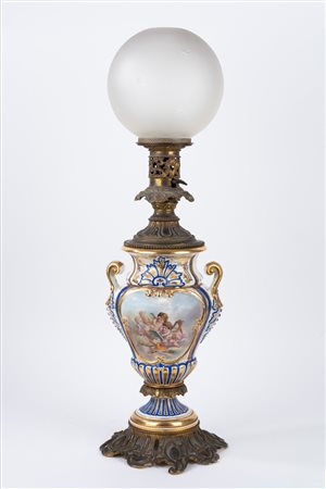 Lampada da tavolo in porcellana policroma e ottone, Francia, Luigi Filippo, secolo XIX