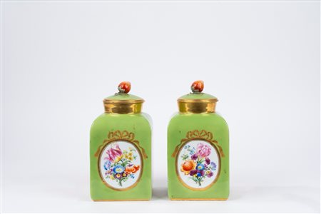 Coppia di potiches in porcellana policroma, Meissen secolo XIX