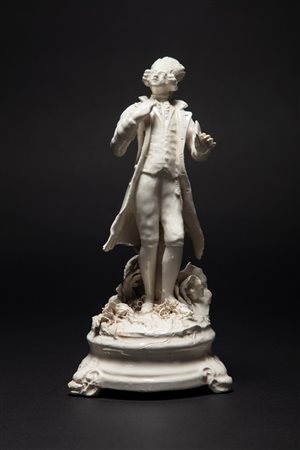 Figura di gentiluomo in terraglia smaltata, Manifattura di Bassano, fine secolo XVIII - inizi XIX