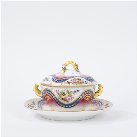 Tazza da brodo in porcellana policroma, Francia secolo XIX