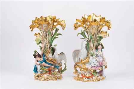 Coppia di vasi in porcellana policroma, Francia, Luigi Filippo, secolo XIX