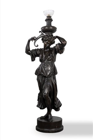 Figura femminile reggi torcia in legno scolpito e ebanizzato, secolo XIX