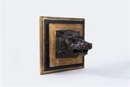 Testa di lupa in bronzo