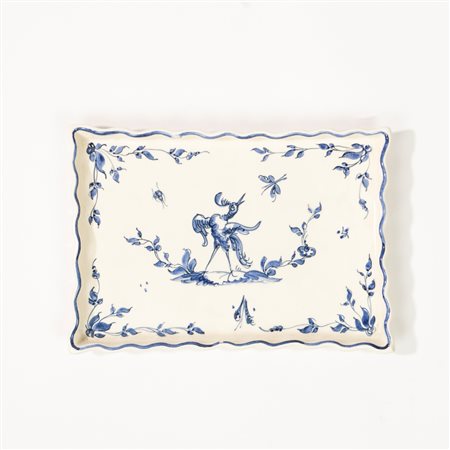 Vassoietto in porcellana bianca con decoro monocromo blu, manifattura Den Haag, Olanda