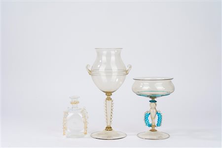 Lotto composto da due bicchieri in vetro di Murano, firmati Seguso, e un flaconcino 