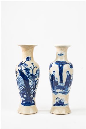 Coppia di vasi in porcellana Nankino, Cina, inizi secolo XX