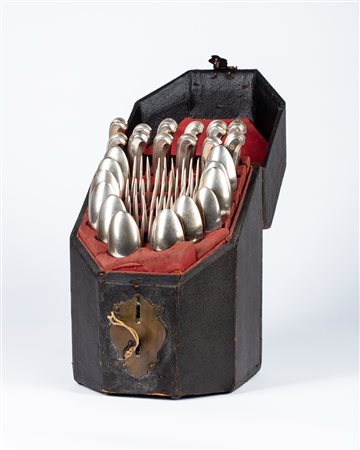 Set di posate da viaggio in argento entro cofanetto, secolo XIX-XX 