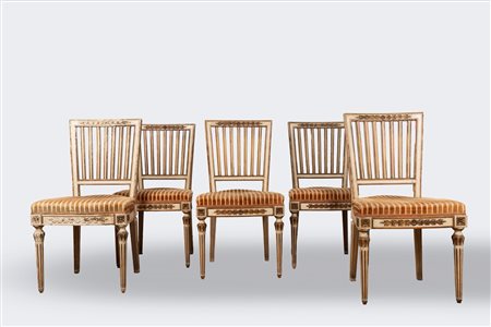 Cinque sedie in legno laccato e dorato, fine secolo XVIII-inizi secolo XIX