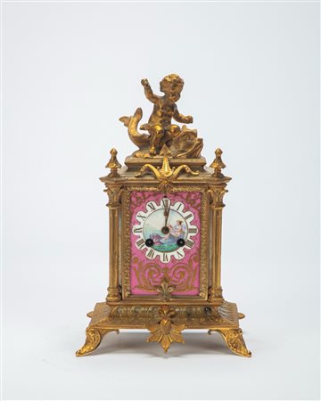 Pendola da appoggio in bronzo e porcellana policroma, secolo XIX
