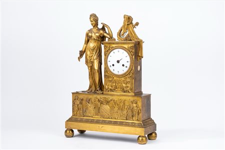 Pendola da appoggio in bronzo dorato, Francia prima metà secolo XIX