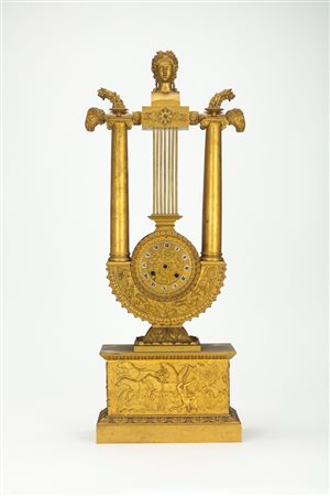 Pendola a lira in bronzo dorato, Francia, circa 1880