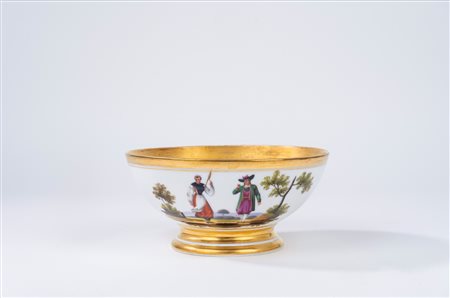 Ciotola in porcellana bianca e dorata decorata in policromia a figure in costume in paesaggi, Francia secolo XIX