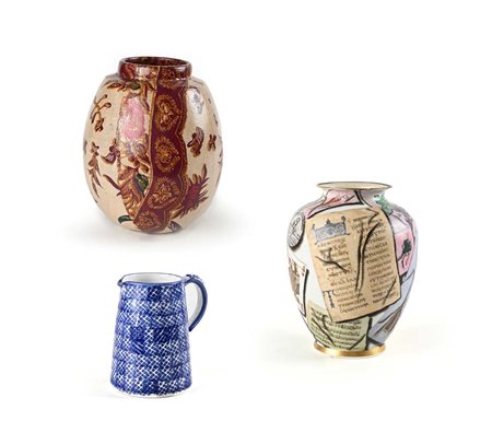 () Lotto di due vasi ed una brocca Un vaso è realizzato in ceramica ed è...