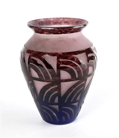 Degué () Vaso in vetro nei toni del blu e del viola a motivi geometrici...