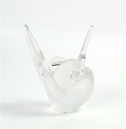 () Vetro lalique modello Silvy Sotto la base reca firma incisa "Lalique" ed...