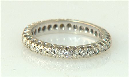 ANELLO ANELLO ETERNEL. In oro bianco 18 kt interamente percorso da diamanti...