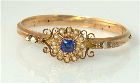 BRACCIALE BRACCIALE INIZIO XX SECOLO. In oro bassa caratura, rigido...