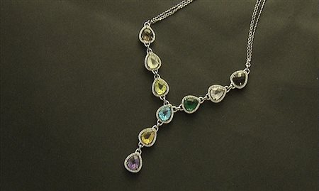 COLLANA COLLANA. In oro bianco 18 kt, tripla maglia ad anelli ovalizzati con...